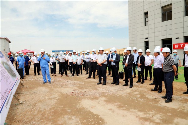 优发国际集团复工复产促增添项目观摩聚会与会职员走进大秦国源三秦环保秦邦园区在榆项目