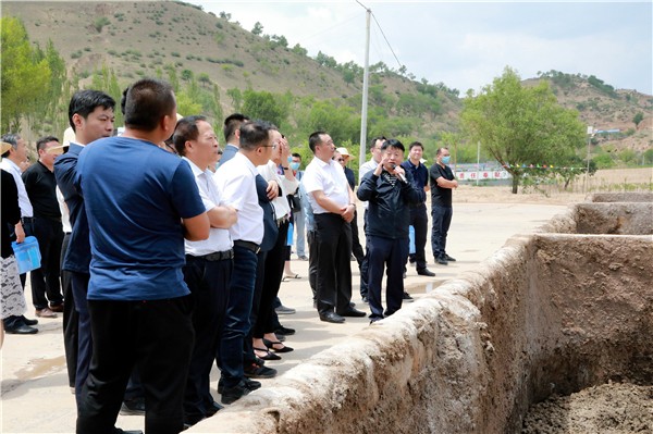 优发国际集团复工复产促增添项目观摩聚会与会职员走进绿色能源公司油气公司水情形公司陕北片区项目