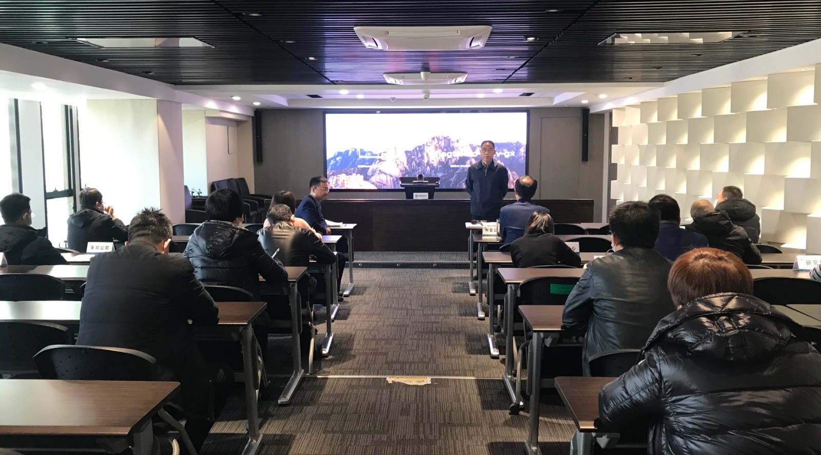 优发国际集团起劲响应省国资委要求 对冬春季疫情防控事情举行再安排再发动