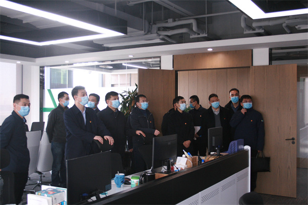省国资委党委委员、驻委纪检监察组组长贺向东到秦创原优发国际集团立异中心调研