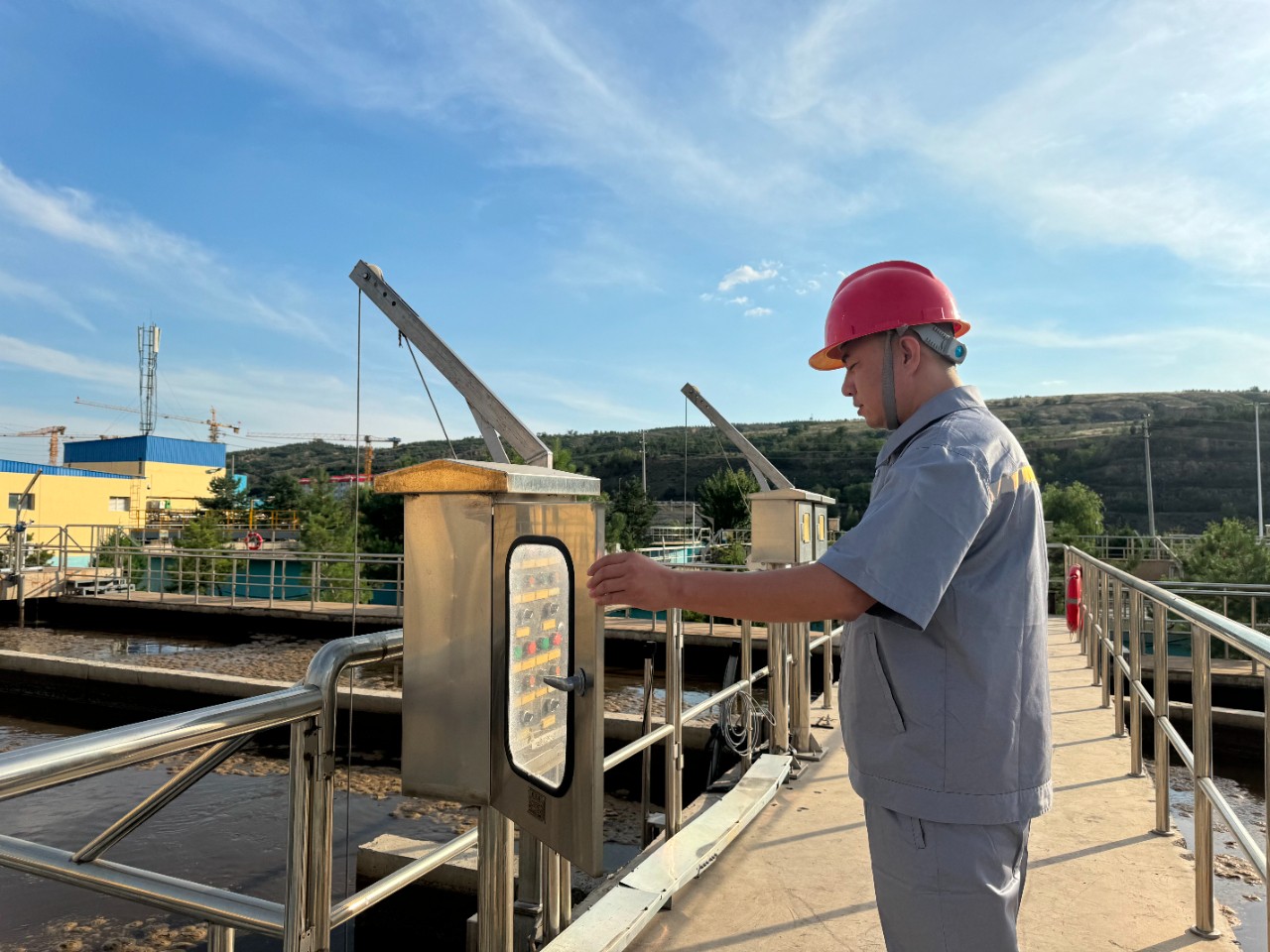 水情形公司职工贺虎荣获神木市人民政府揭晓的“2023年度生态情形；；な虑橄冉鋈恕鄙称呼